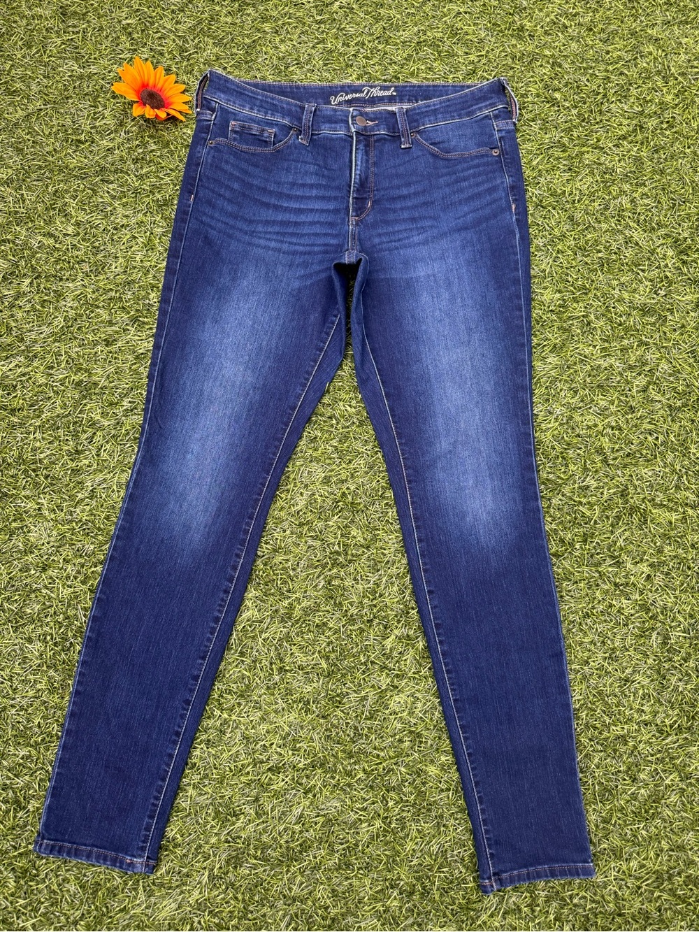 👖 Skinny Dark Wash Jeans Size 10/30L Stretch 👖✨ Universal Thread